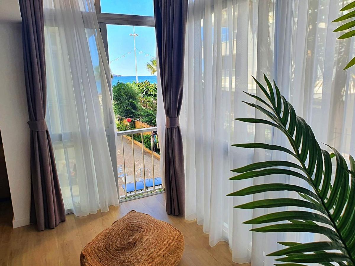 Apartment First Line Beautiful Two Bedrooms Benidorm