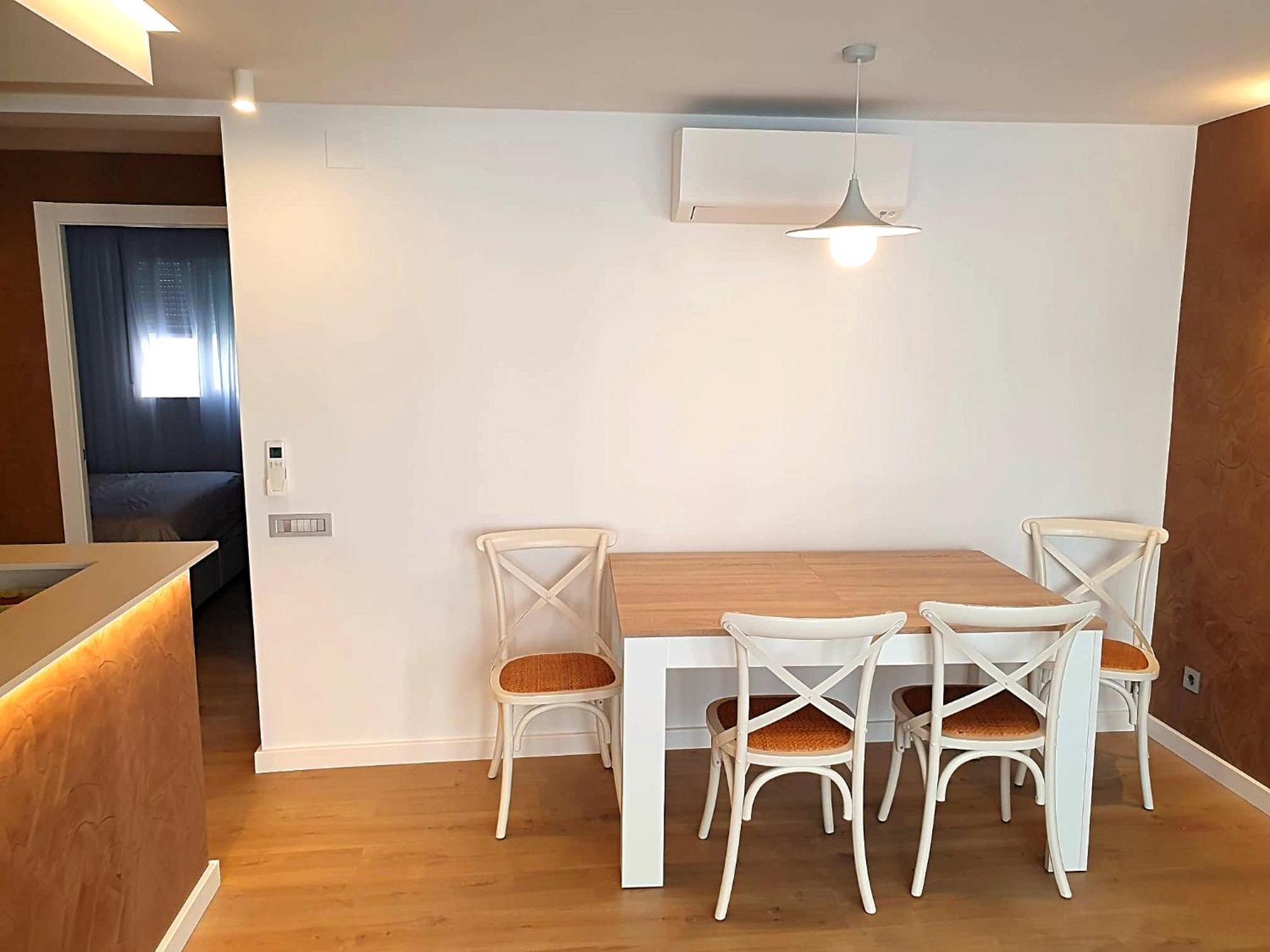 First Line Beautiful Two Bedrooms Apartment *